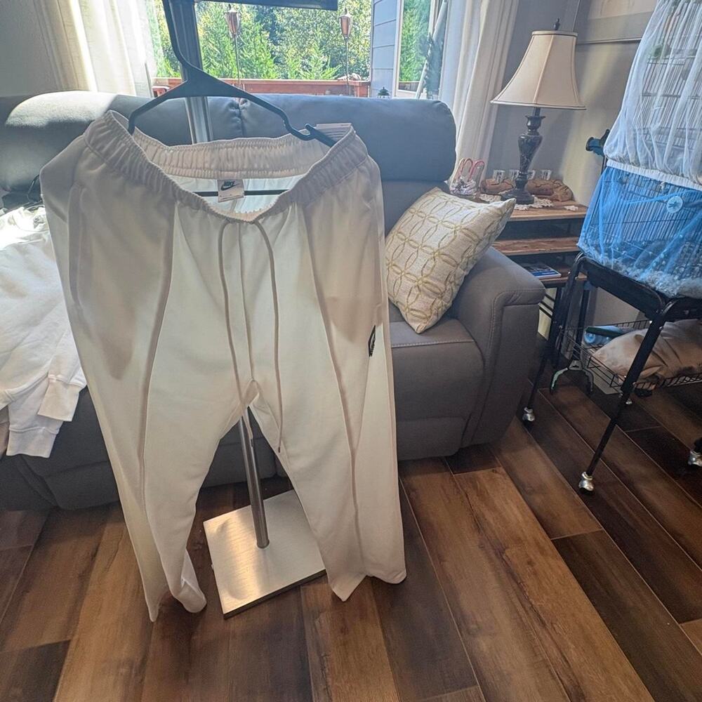 Nike white sweatpants size s